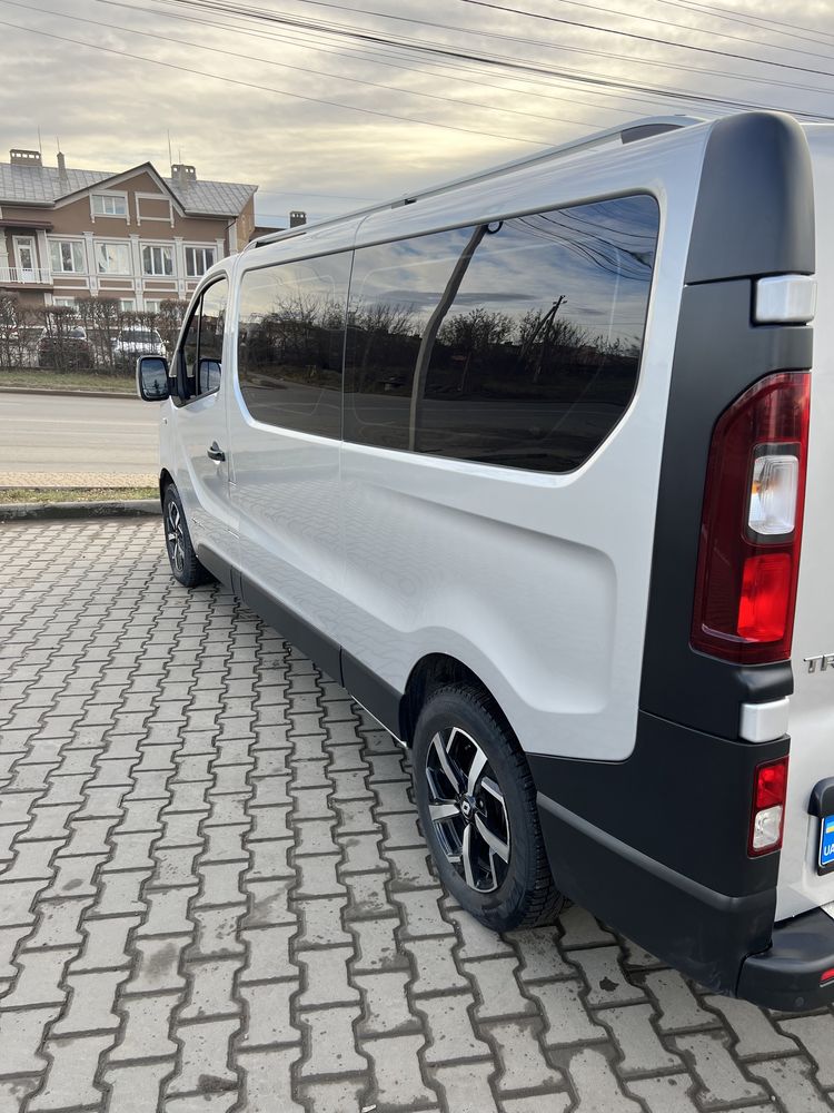 Renault Trafic 2016 рено трафік 2016  1.6 107кв (145кс)