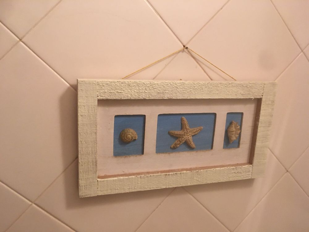 Decoraçao marina em madeira e conchas pintadas