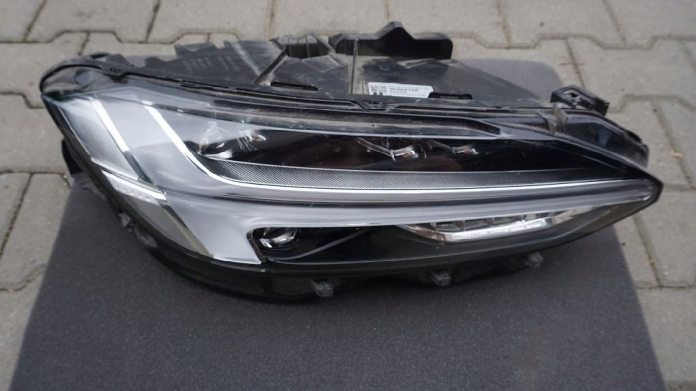 VOLVO S90 V90 CC - LAMPA PRAWA PRZÓD FULL LED