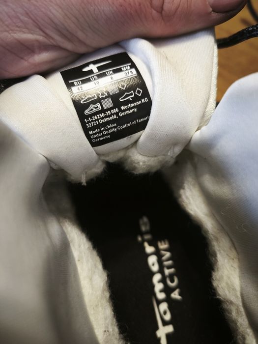 Зимниие ботинки.