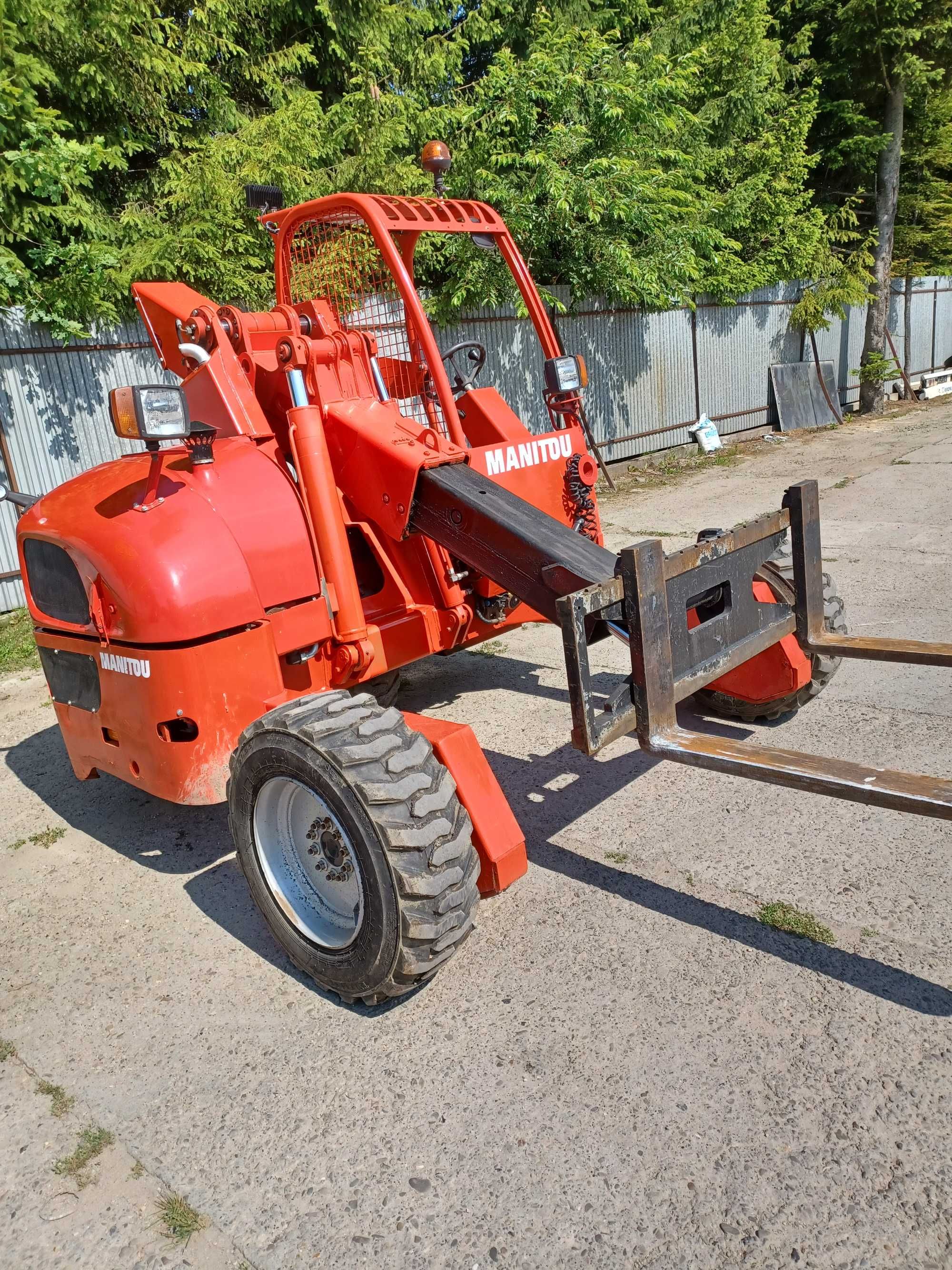 Wózek  widłowy podwieszany  MANITOU