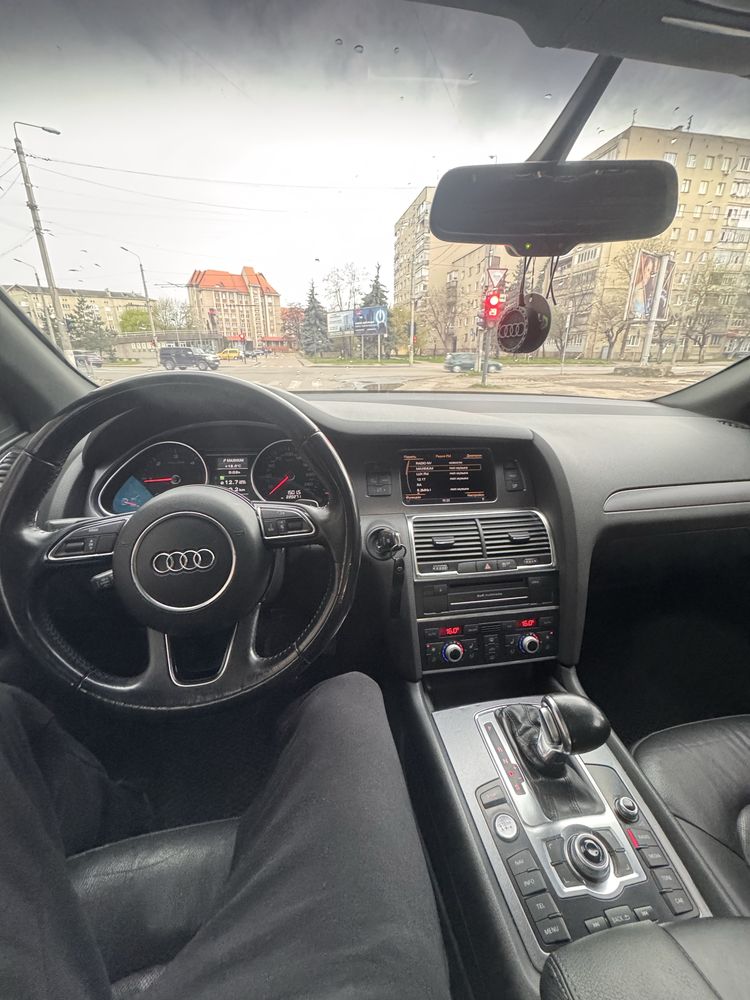 Продам aydi q7 s-line дизель