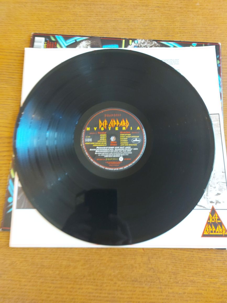 Def Leppard - Hysterial