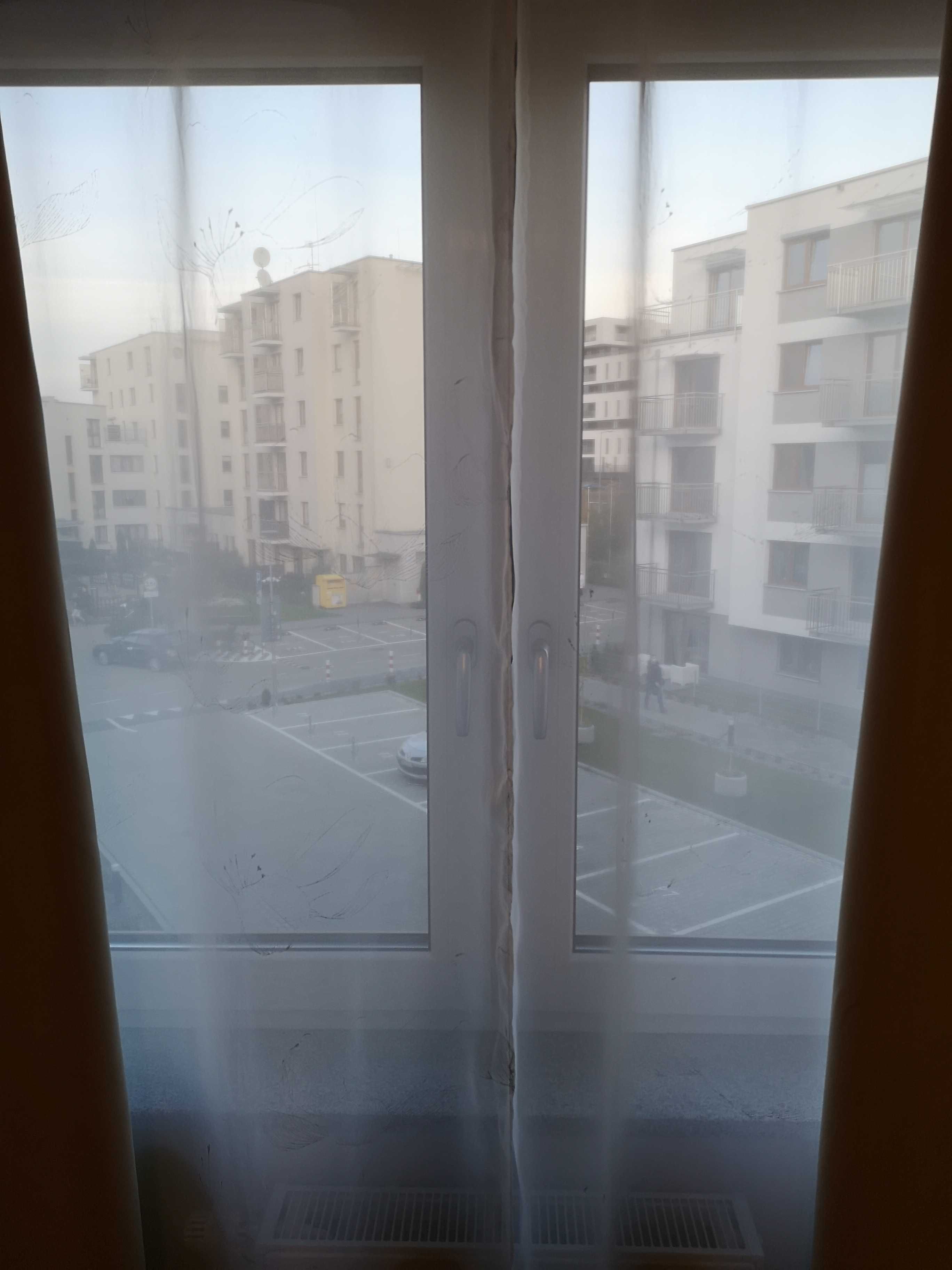 Pokój (15m2) (cena już z mediami i siłownią) Czerwone Maki