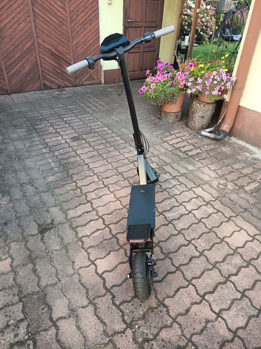 Okazja sprzedam hulajnogę kukirin G2  2025 na gwarancji