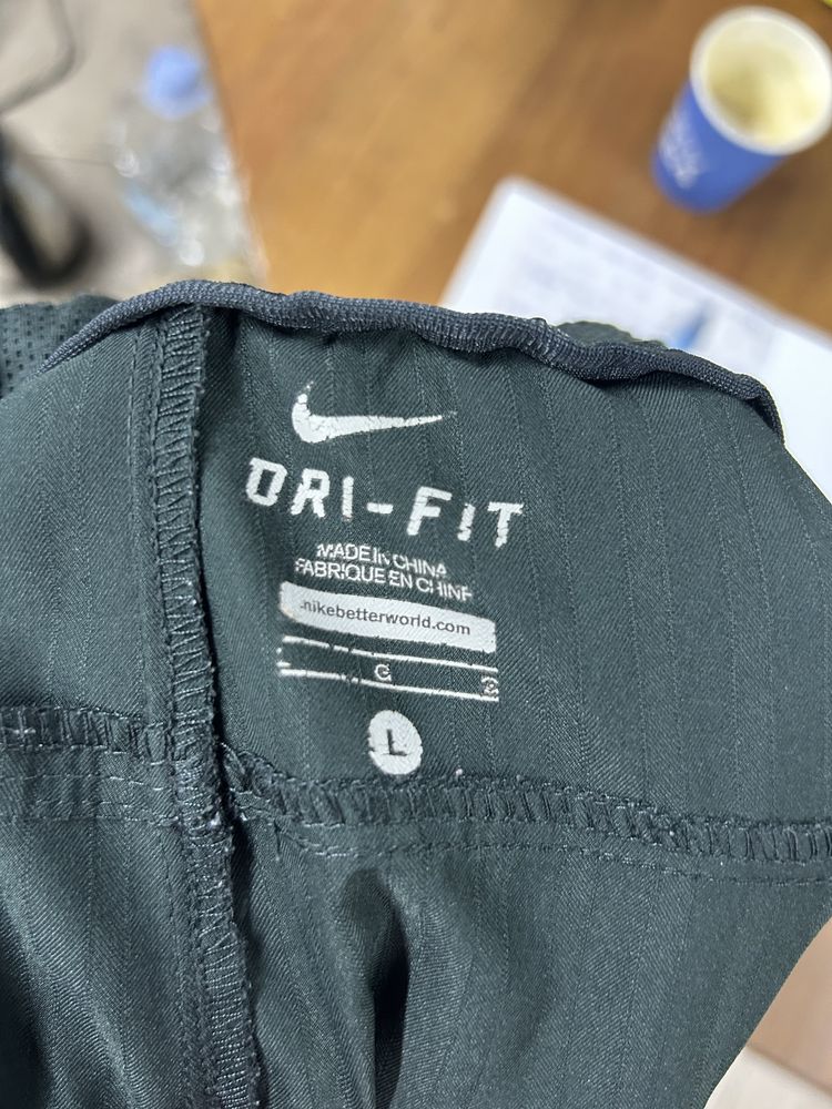 Спортивні шорти Nike L чоловічі оригінал