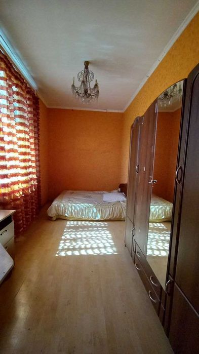 Продам дом на два входа с участком, центр село Усатово/10км от  Одессы