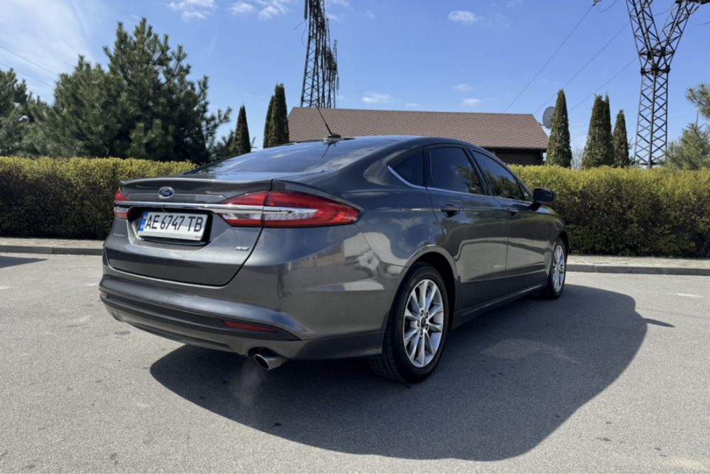 Ford Fusion SE 2016