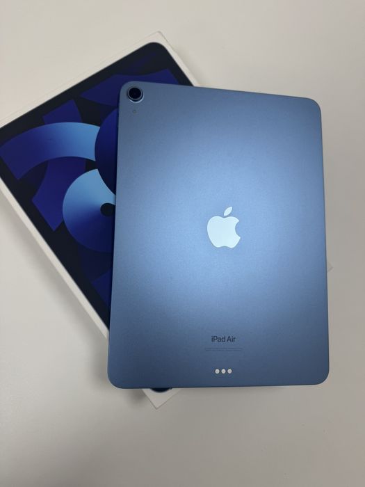Планшет Apple iPad Air 5 10.9 M1 64GB