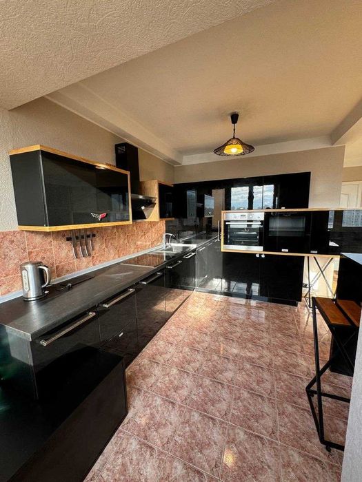 Двокімнатна квартира в центрі - завжди зі світлом !!!