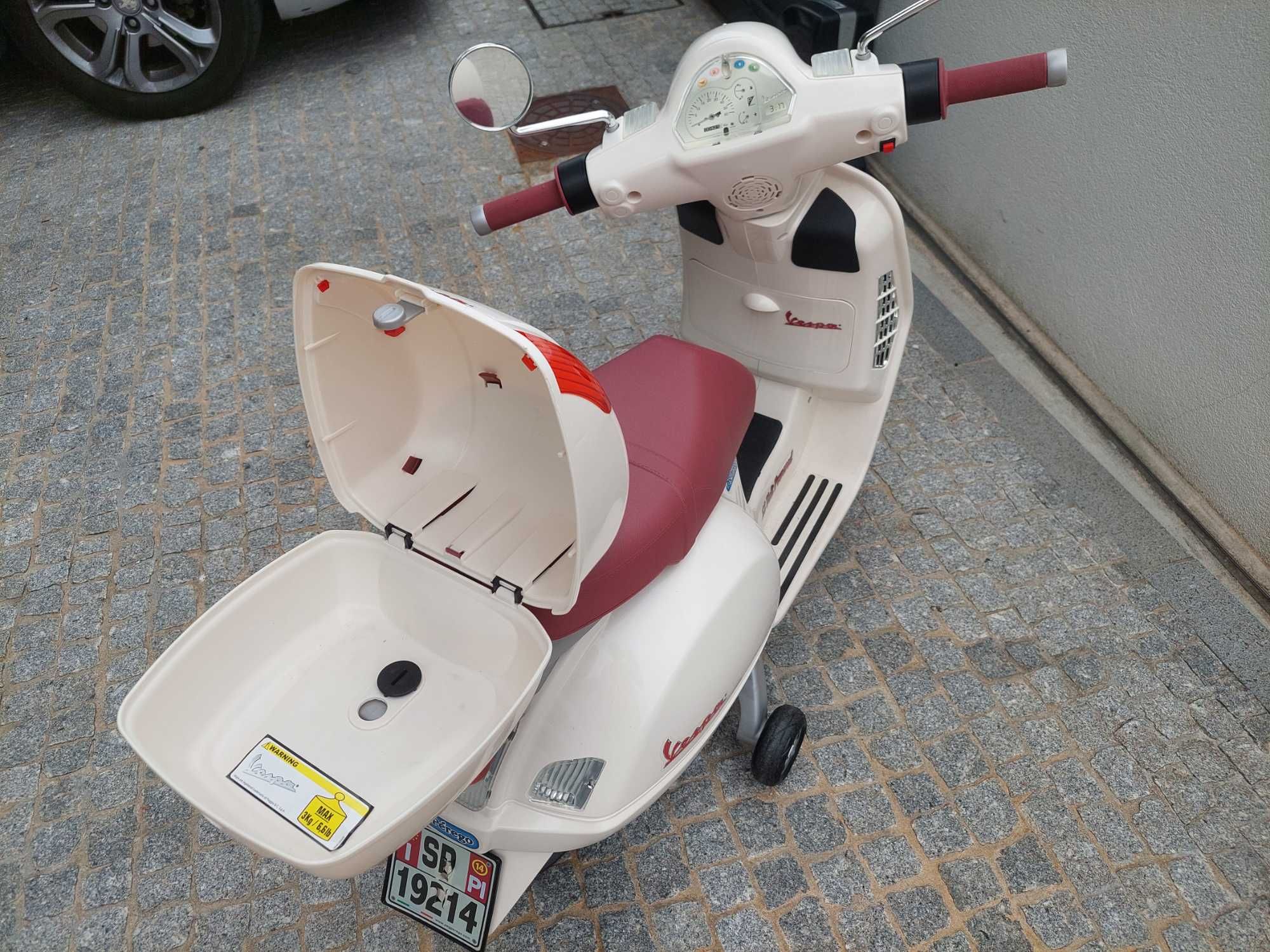 Mota Elétrica Criança - Vespa - Peg-Pérego