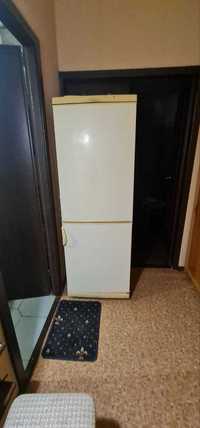 Продам 2-х камерний холодильник Snaige