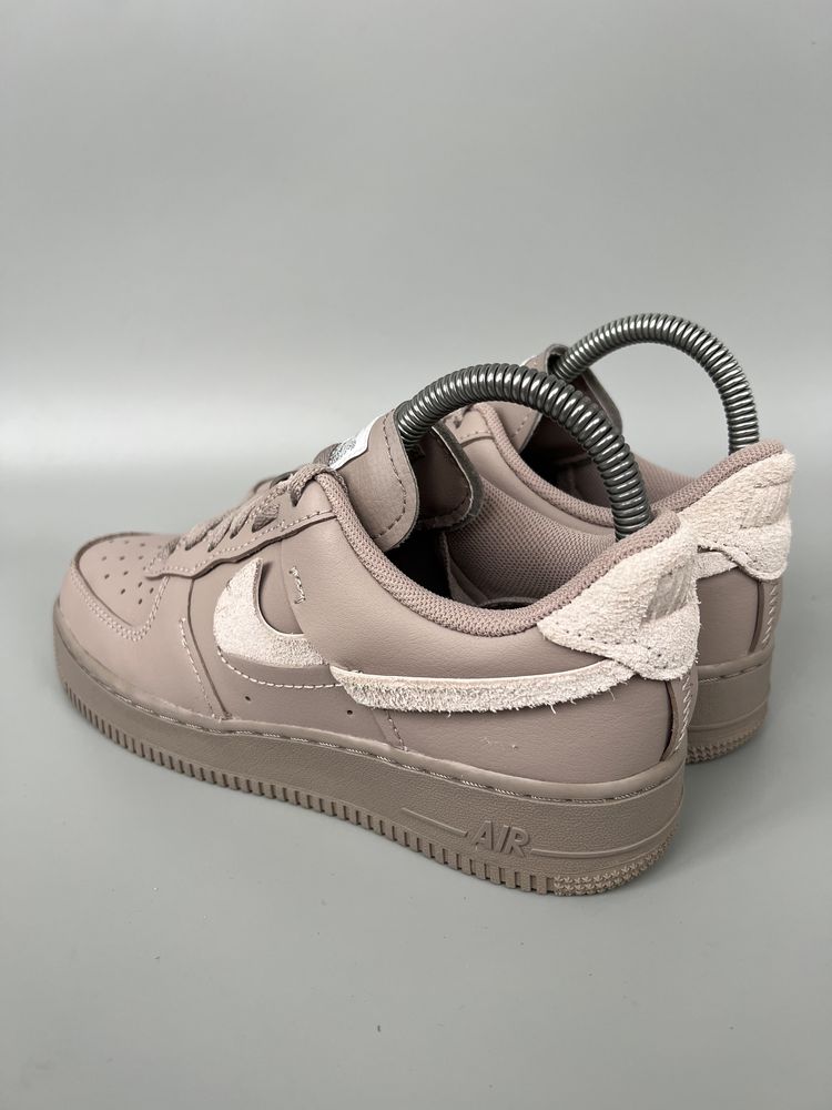Оригінальні Кросівки NIKE AIR FORCE 1 LXX Шкіра 39р.25см.