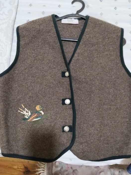 Vários Casacos, Parkas e Coletes