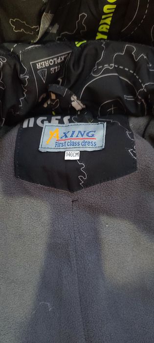 Зимова куртка на хлопчика , розмір 140