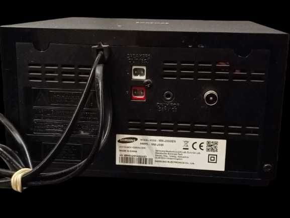 Wieża stereo Samsung MM-E330