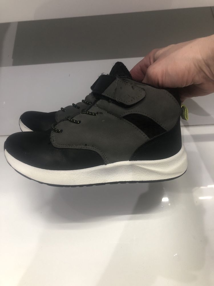 Botki chłopięce 31. Nieocieplane sneakersy
