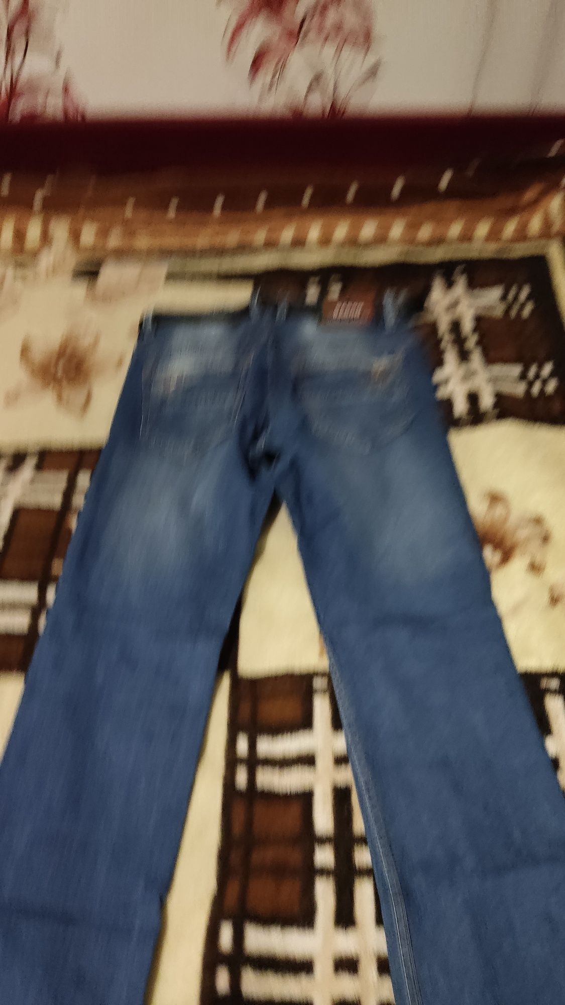 Продам мужск джинсы