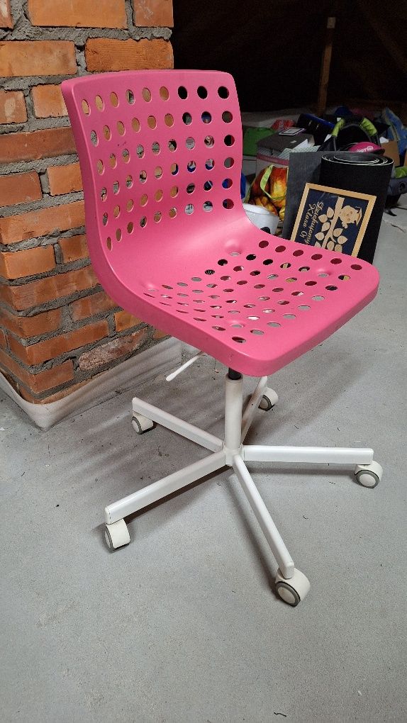 Krzeslo dla dziewczynki różowe
Fotel biurowy, krzesło biurowe IKEA 
Fo