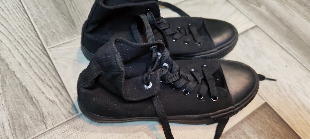 Віддам безкоштовно кеди 22 устілки