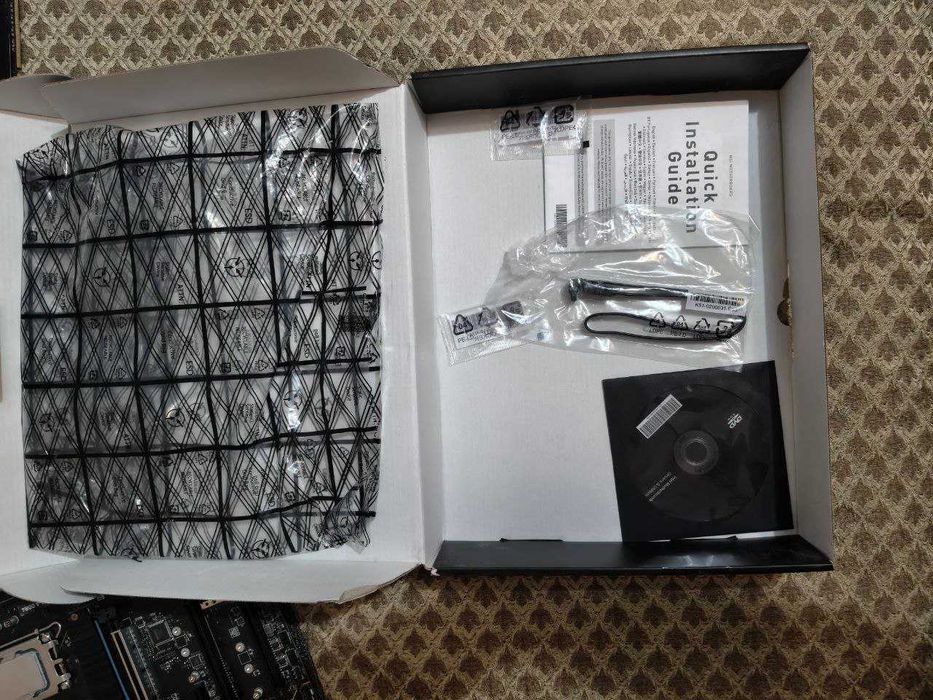 Материнська плата MSI Pro Z690-A DDR4