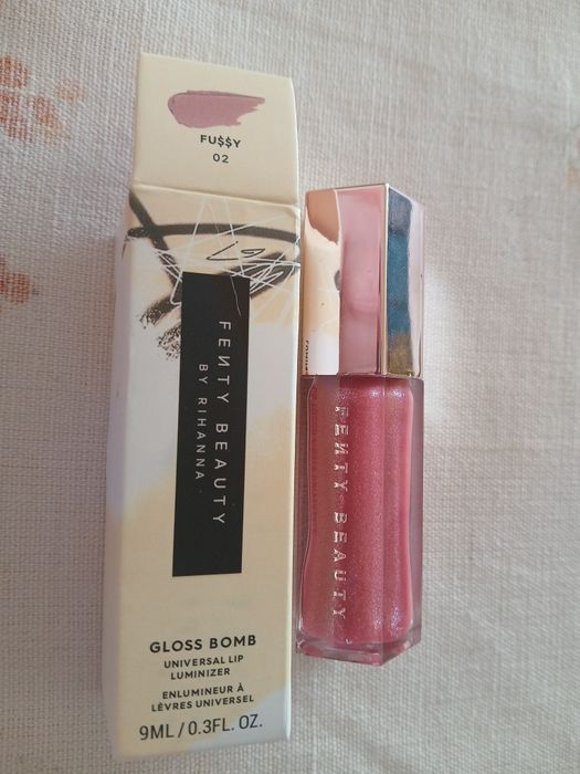 Fenty Beauty by Rihanna Gloss Bomb 02 Fussy