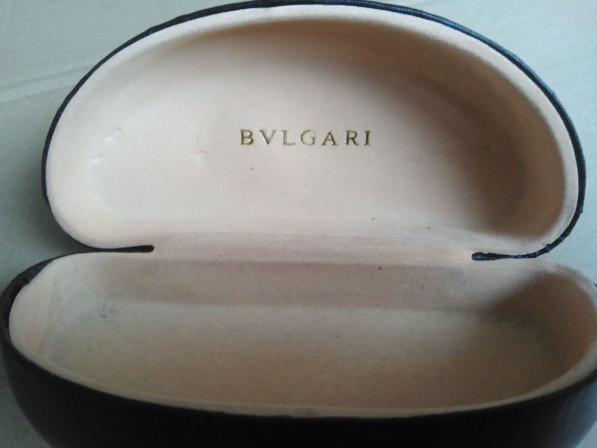 Etui na okulary BVLGARI.