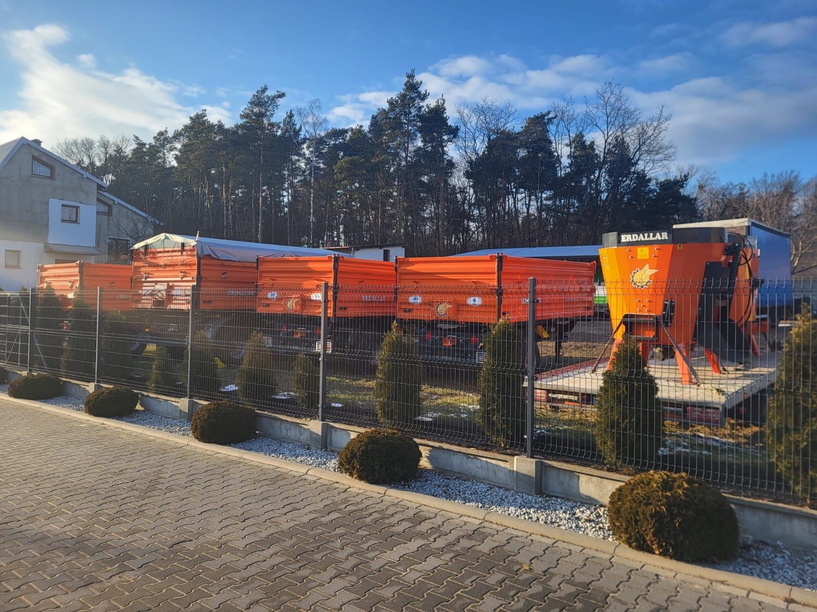 Nowy wóz paszowy 4m3 samozaładowczy waga