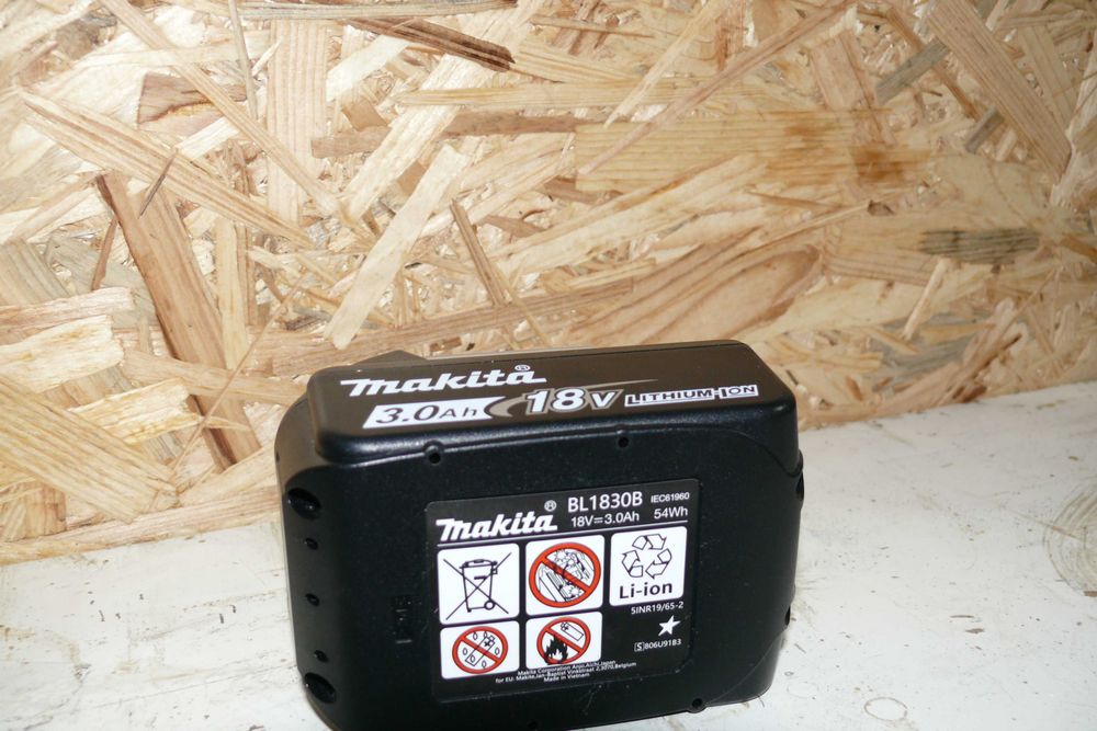 Bateria de íon de lítio  Makita.