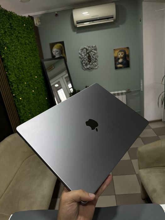 MacBook Pro 16, 2021, M1 Pro, 16gb / 10CPU - 16Gpu / 512gb