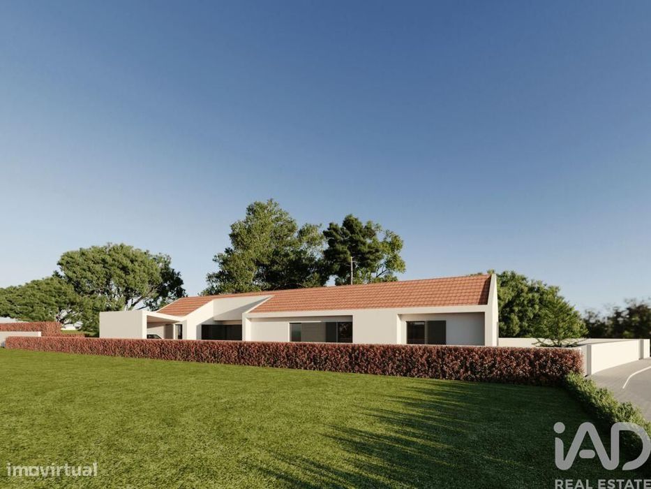 Casa T3 em Oiã de 225,00 m2