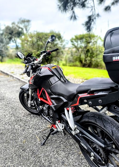 Benelli BN 251 - com top case - carta A2 (até 35 kW)