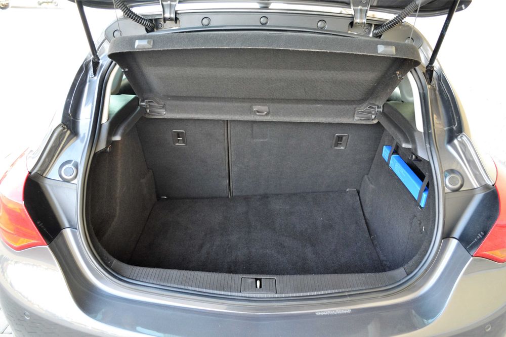 Opel Astra J 1.6 115KM**Navi**Klimatyzacja**Czujniki parkowania