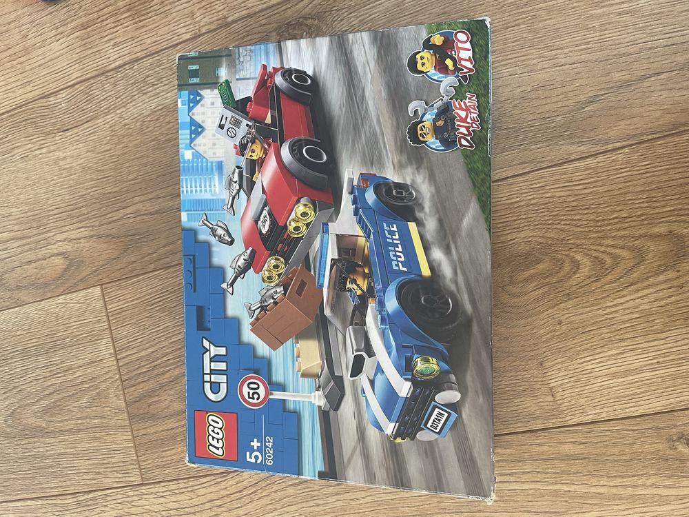 Lego 60242.