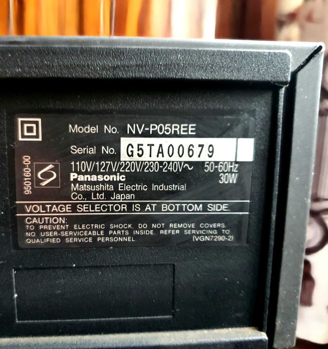 Продам оригинальный видеомагнитофон Panasonic NV-PO5 ( Japan )