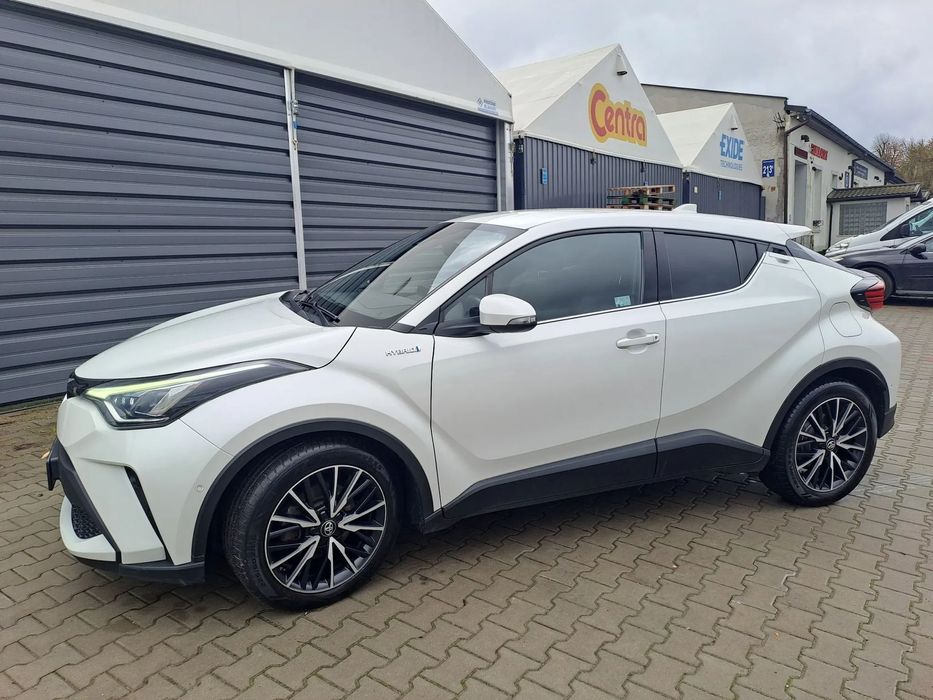 Toyota C-HR Toyota C-HR, hybryda, pierwszy właściciel