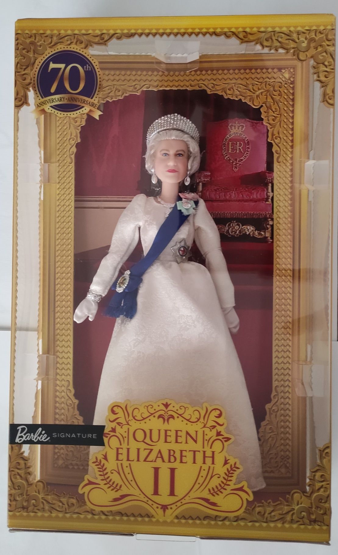 Barbie Signature  --  Rainha Elizabeth II de Inglaterra