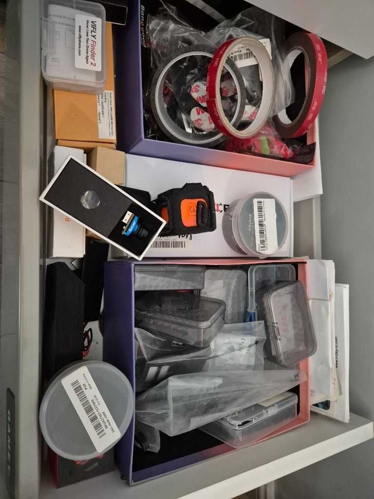 2 drony FPV i 13 pakietów LIPO + Aparatura + Akcesoria