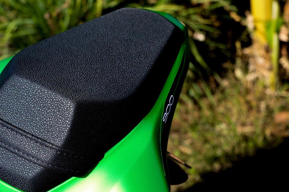 Kawasaki ZX 900 de 2018 com apenas 4.000 mil kms reais