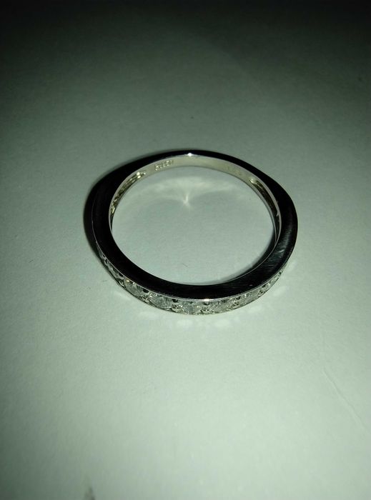 Platynowa obrączka pół eternity z diamentami 1,00 ct
