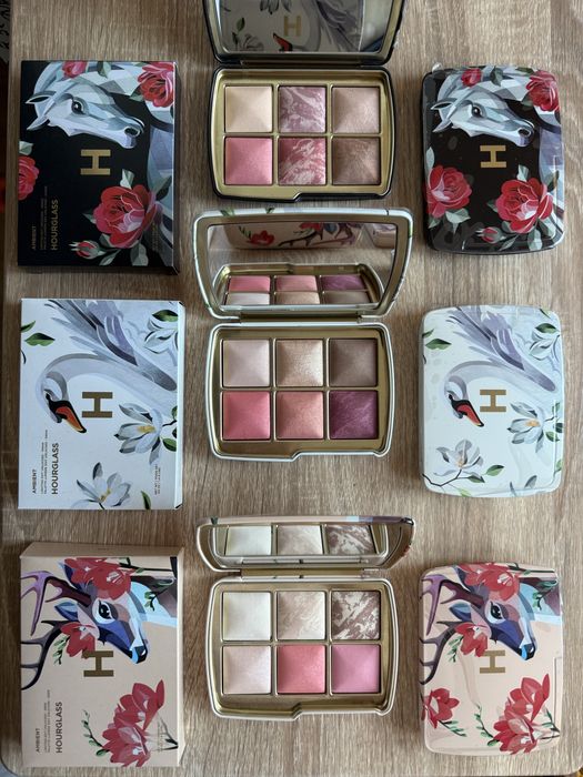 В наявності! Палетка для обличчя Hourglass Ambient Lighting  Unlocked