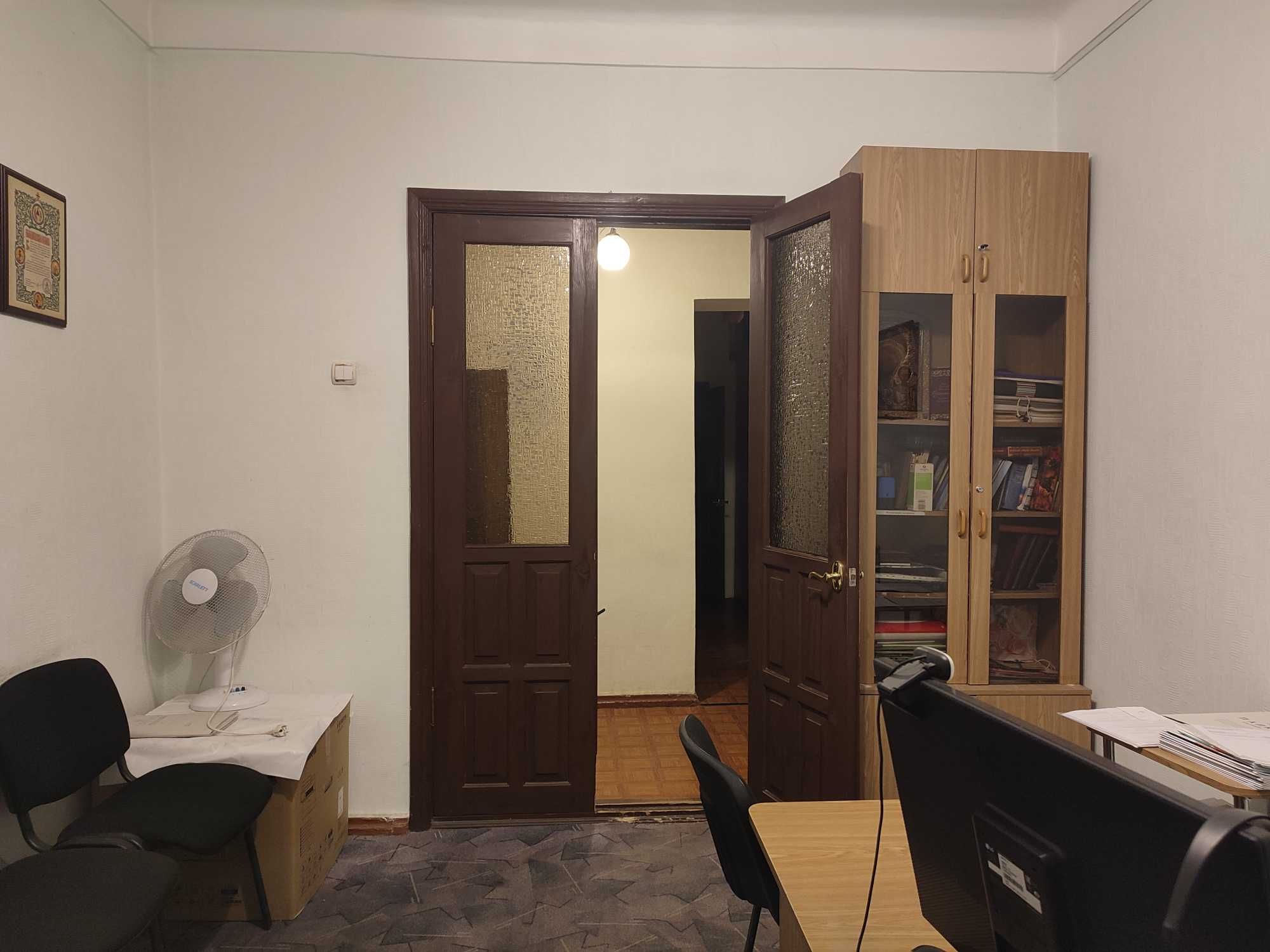 Продаж 3 кім.квартири/ м. 'Майдан Конституції' 10 хвилин