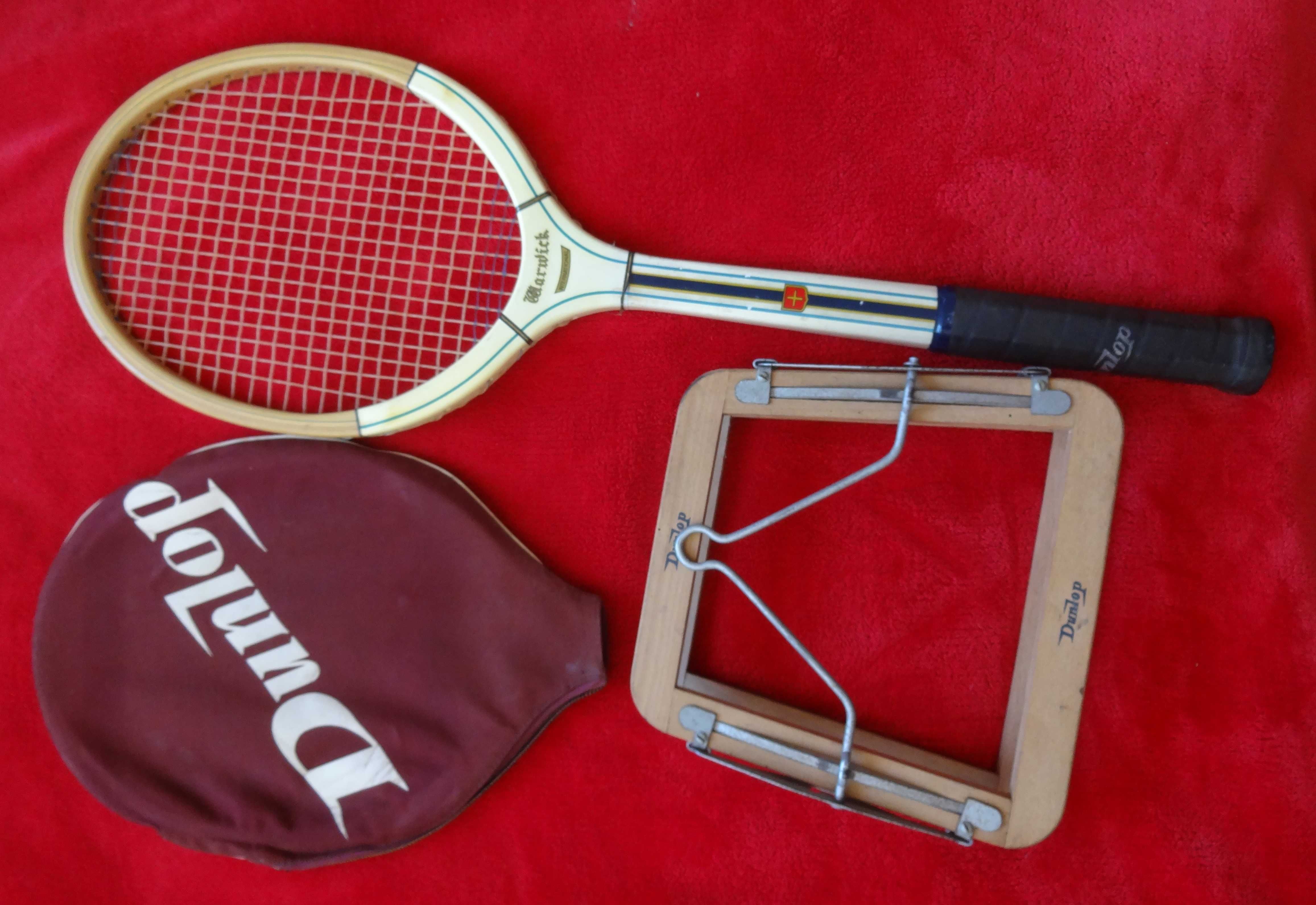 Dunlop - retro rakieta tenisowa z pokrowcem i w prawidle; z Wlk. Bryt.
