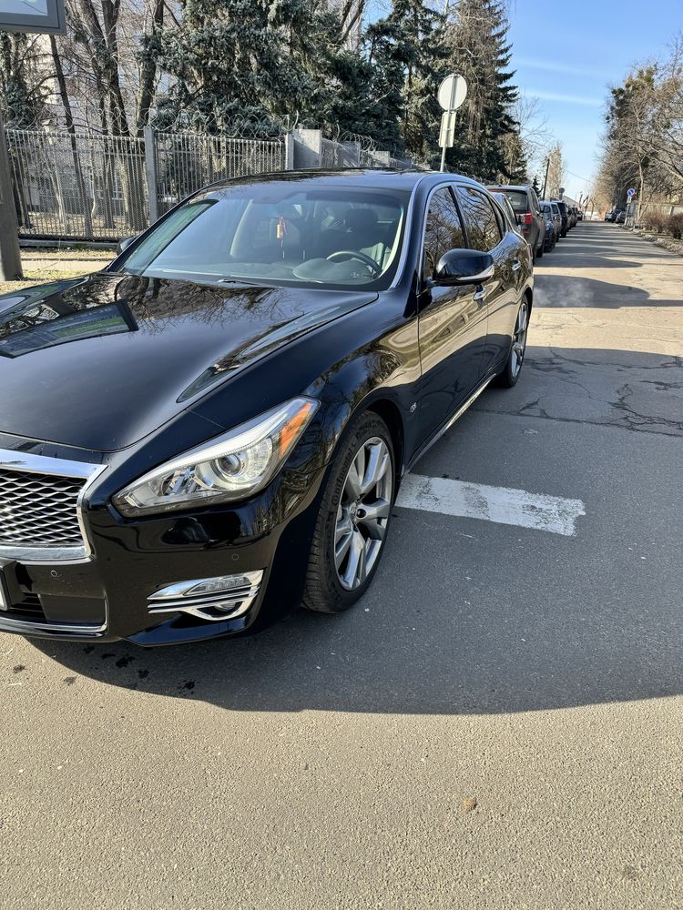 Infiniti Q70 Long 5.6