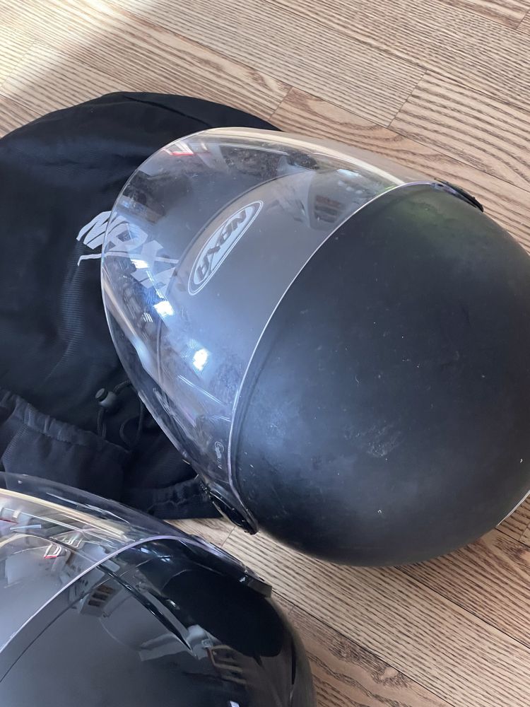 Kask motocyklowy  NAXA /2szt./ rozm. M