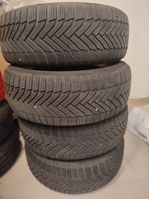 Продам зимову гуму Michelin Alpine 6 215/60 R16