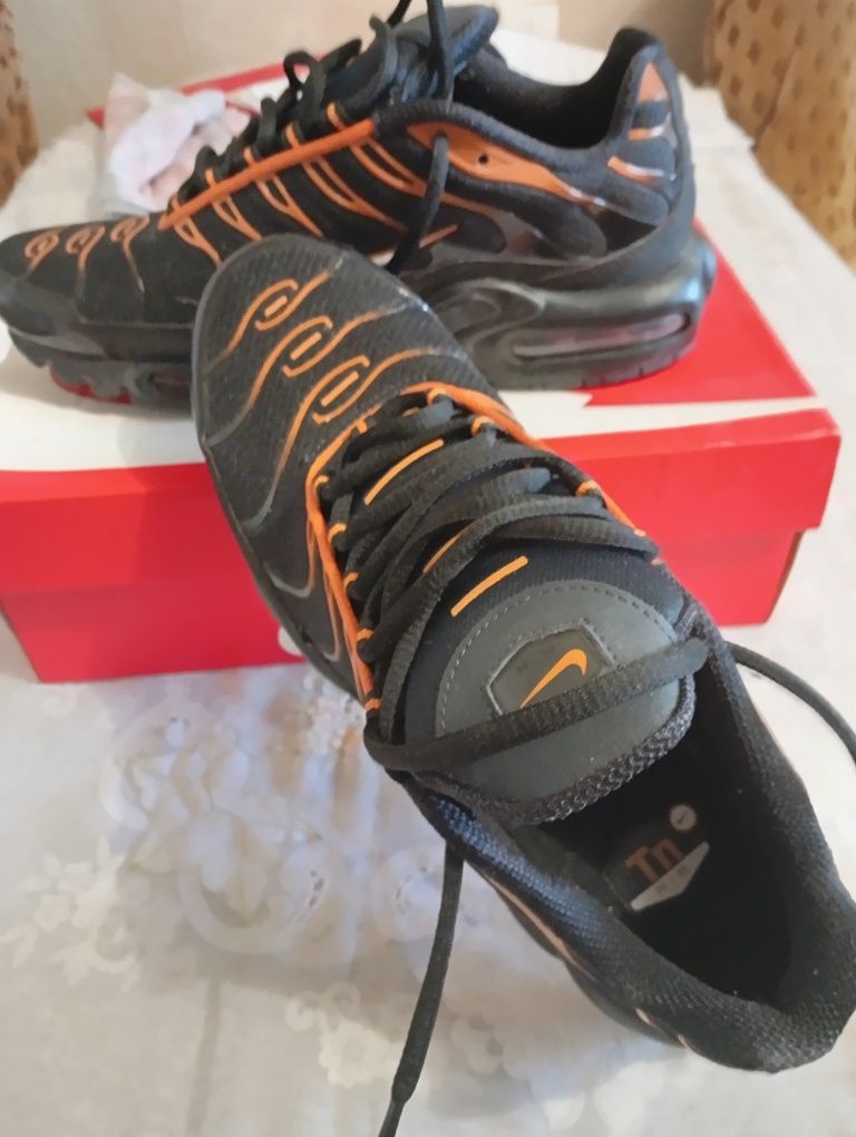 Оригінальні кросівки NIKE  air max plus dark obsidian monarch