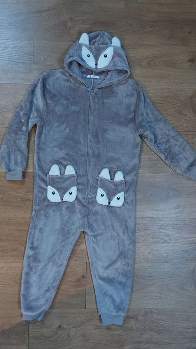 Pijama macacão  para 9 / 10 anos.