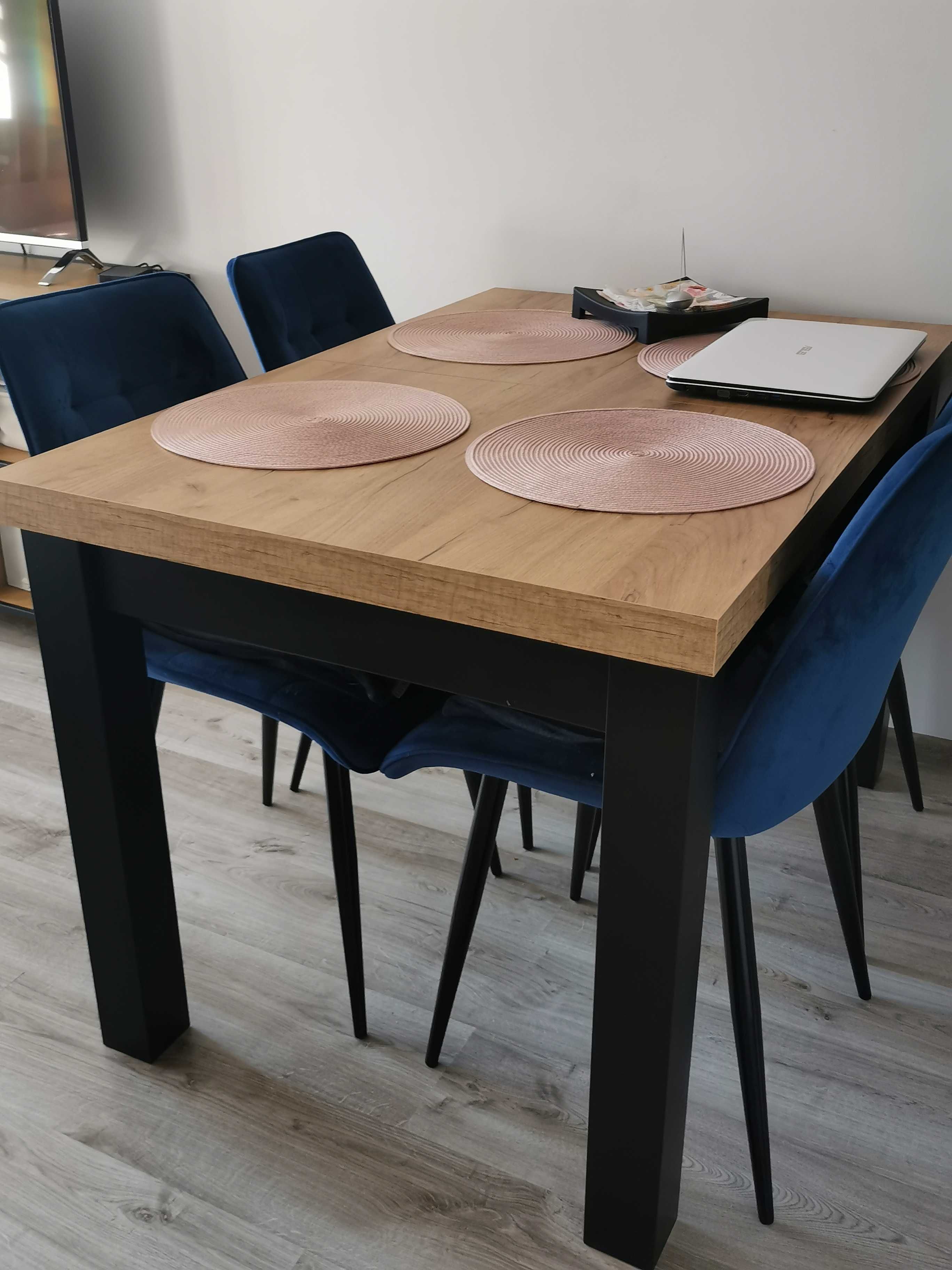 Meble stół krzesła komplet