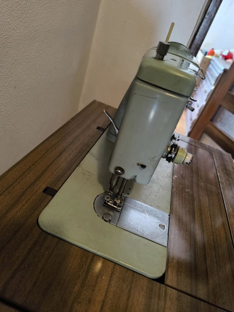 Maquina de costura antiga